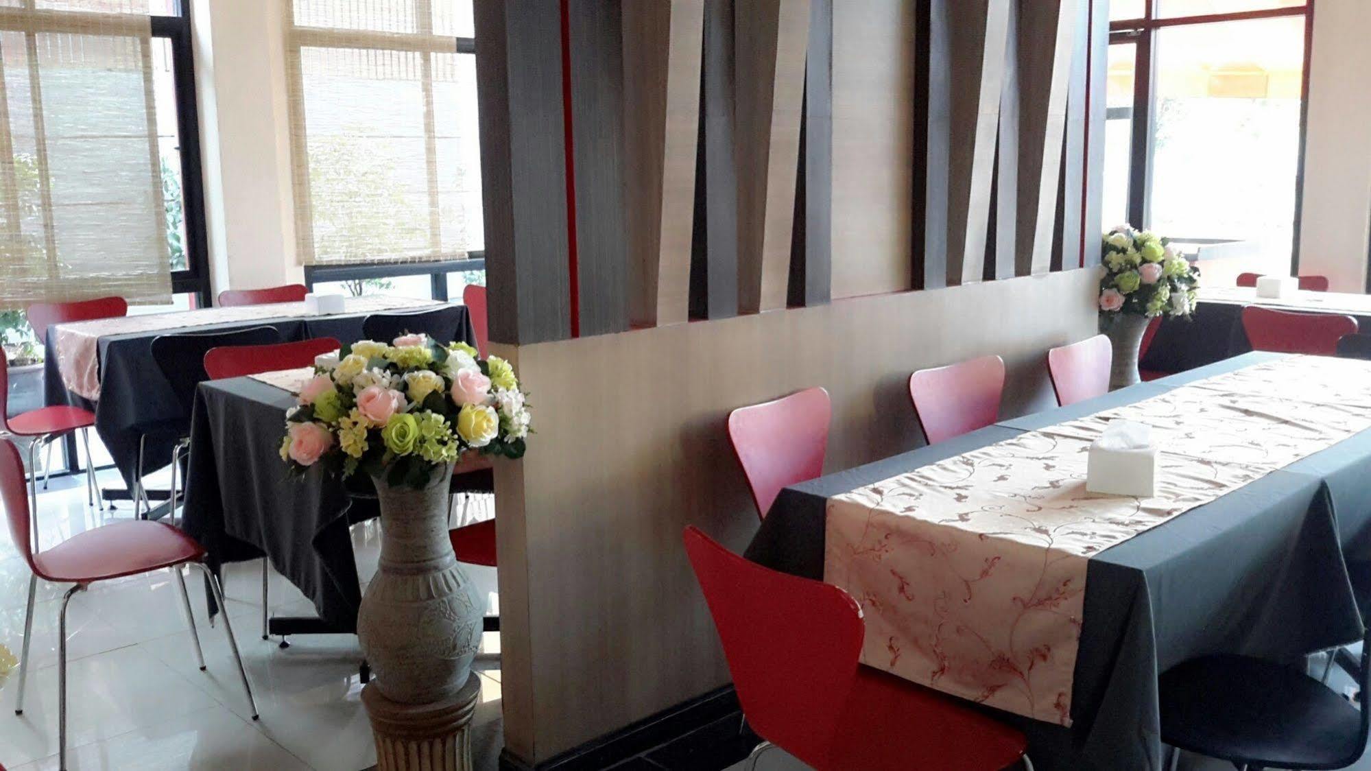 OYO 1127 Baan Siam Hotel Chiang Rai Buitenkant foto